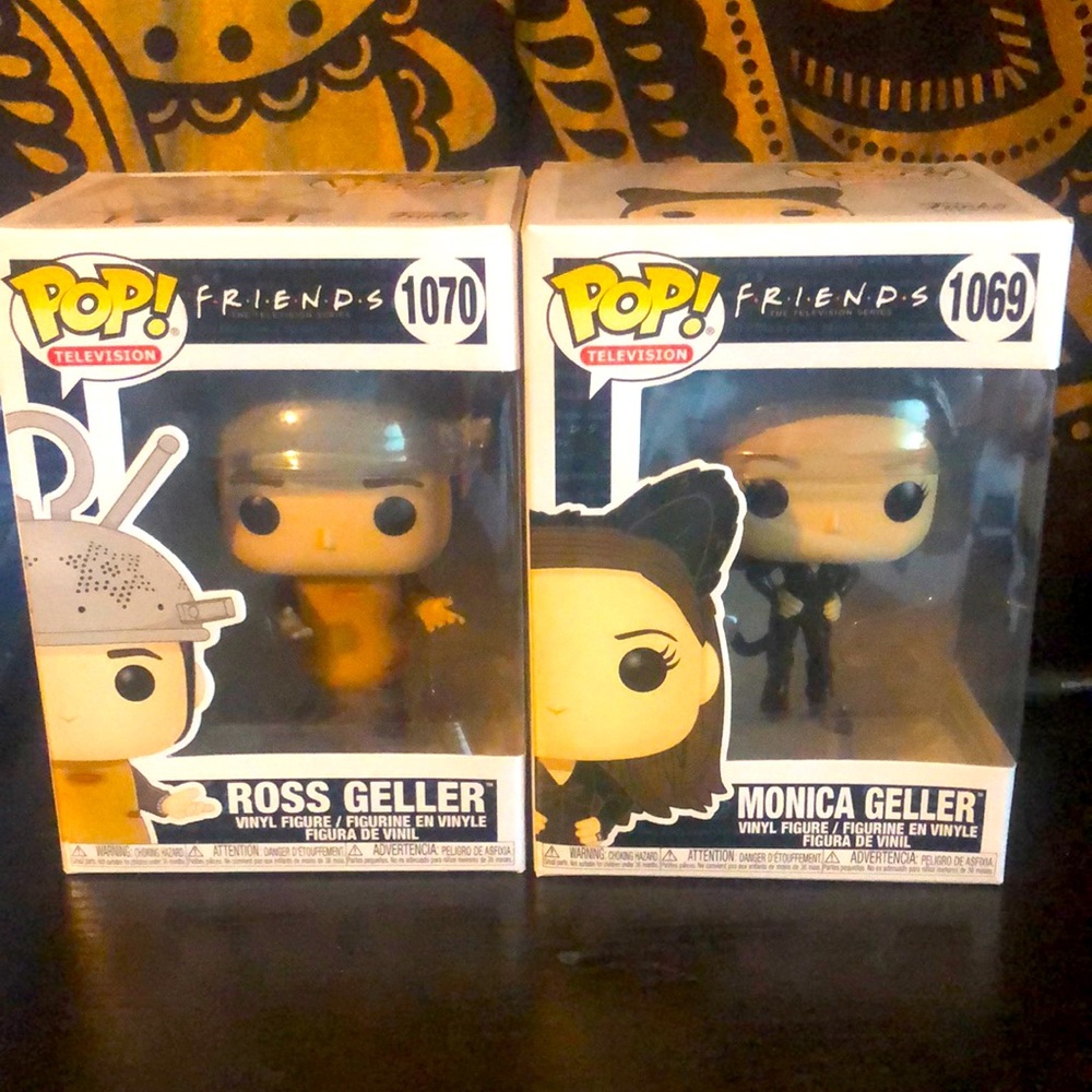 Friends funky pops